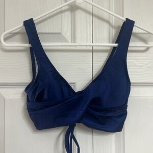 VENUS Blue bathing suit top size small